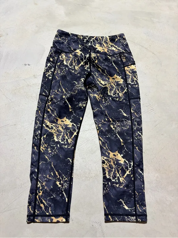 Constantly varied gear Black and Gold Marble Active Leggings capris xsmall - Image 3