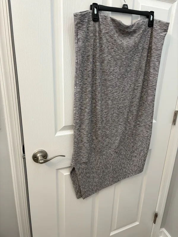 NWOT G.I.L.I. Gray size XL skirt - Image 3