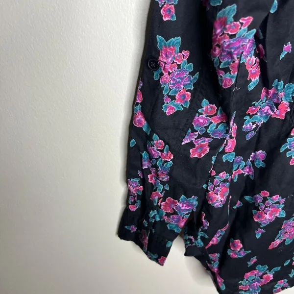 Billabong Women's Floral Button-Up Shirt‎ Size S 100% Cotton Black & Pink - Image 10