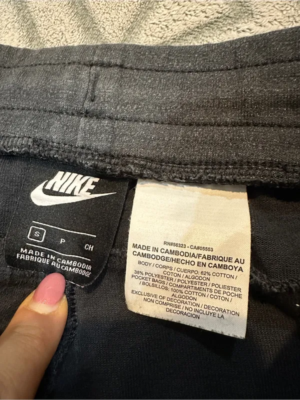 Nike Black Slim Fleece Joggers with Drawstring - Image 3