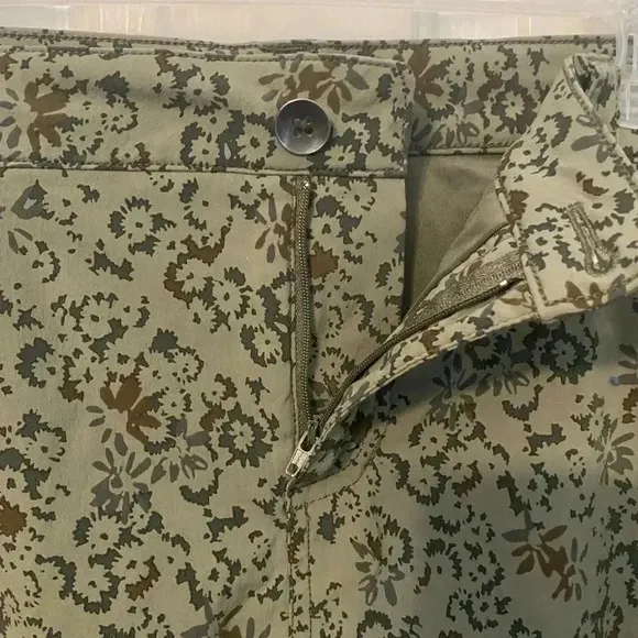 Eddie Bauer Travex Skort Womens‎ 10 Olive Green Floral Hiking Outdoor Skirt - Image 7