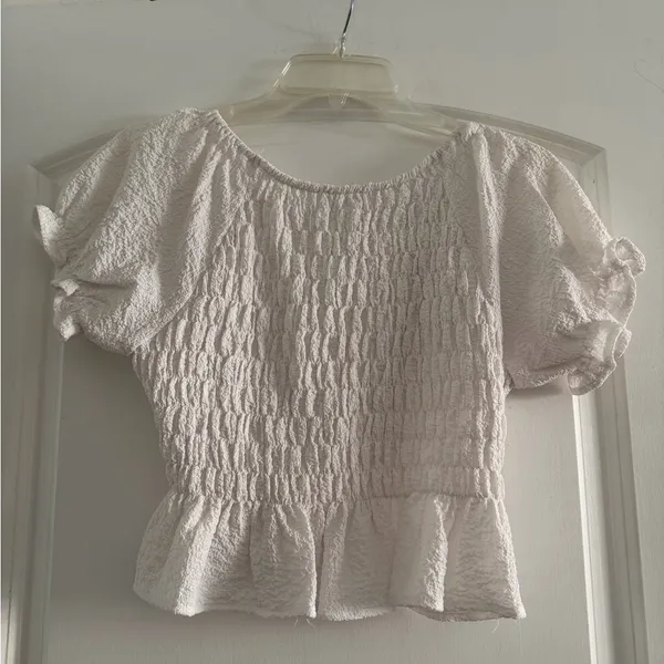 Vestique Cream Smocked Puff Sleeve Blouse - Image 2
