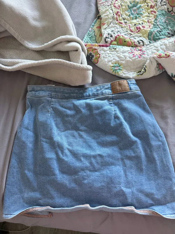 American Eagle Jean Skirt Mini - Image 2