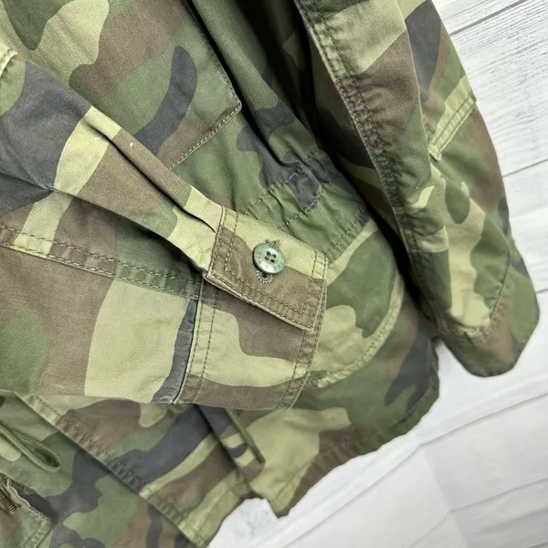 TNA Aritzia Womens size Small Camo Utility Jacket Green Adjustable Waist - Image 8