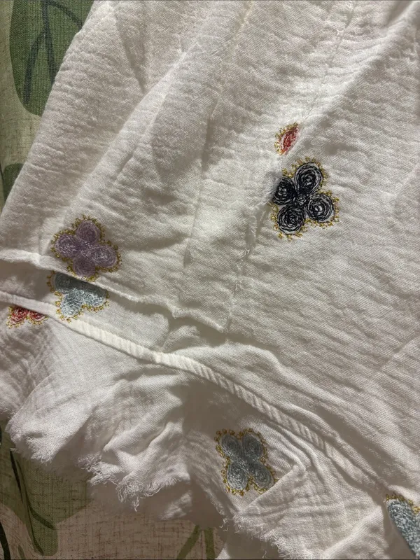Mystree Cream Embroidered Ruffle Hem Shorts - Image 2