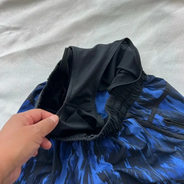 Lululemon Tracker nightsky 4” Shorts 6 blue black - Image 9