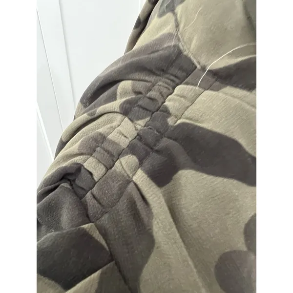 White House Black Market Camo Tie Neck‎ Puff Shoulder Blouse XXS Olive Green - Image 4