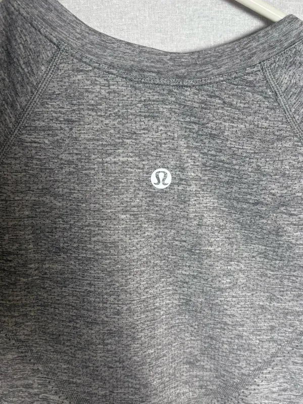 Lululemon Swiftly Tech Cropped Short sleeve Shirt Grey Size 8 - Image 3