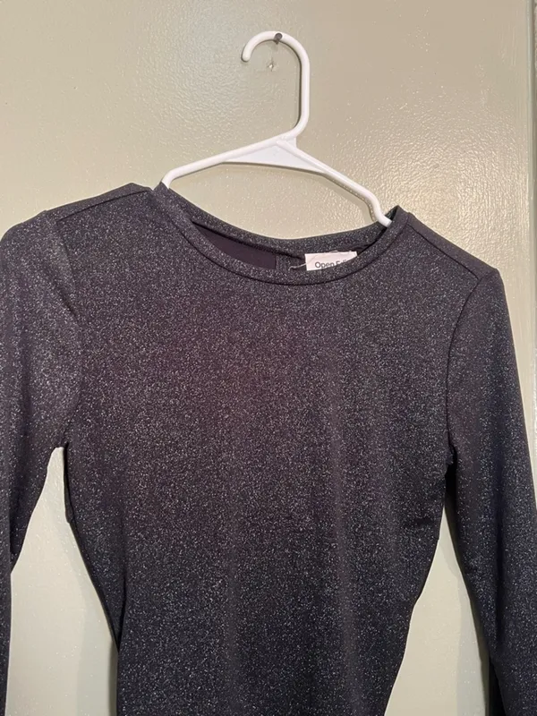 Open Edit Women's Size XXS Long Sleeve Athletic Top Gray Metallic Open Back Crop - Image 2