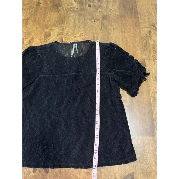 EUC Women's By Anthropologie Black Velvet and Lace Blouse Top Size XS‎ - Image 4