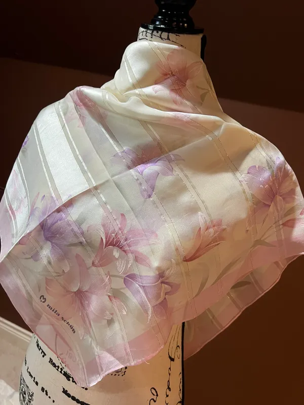 Beautiful Vintage Silk Scarf. Pink - Image 4