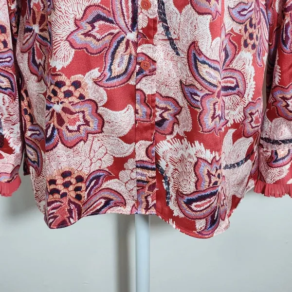 Chico's Red Satin Paisley Blouse with Ruffled Cuffs Size Medium Colorful Blouse - Image 4