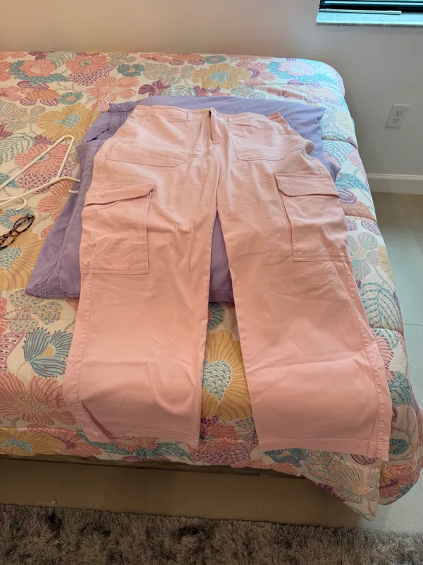 Universal Threads Pink cargo JeansWide-Leg - Image 3
