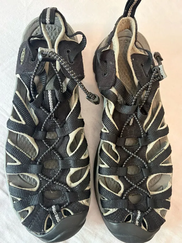 KEEN Newport H2 Waterproof Sport Sandals Black Gray Women’s 9.5 - Image 2