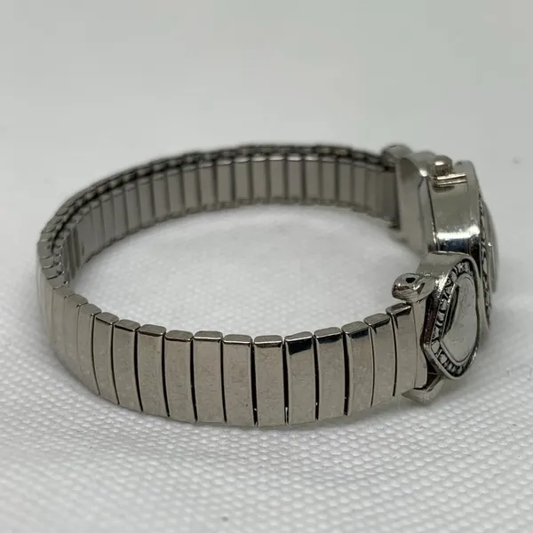 Collezio women silver tone watch 20mm oval hearts mop dial size 7” running - Image 5