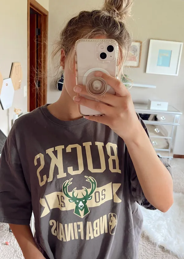 Milwaukee Bucks Oversized T-Shirt - Image 3