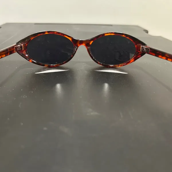 Tortoise Shell Oval Sunglasses Brown - Image 6