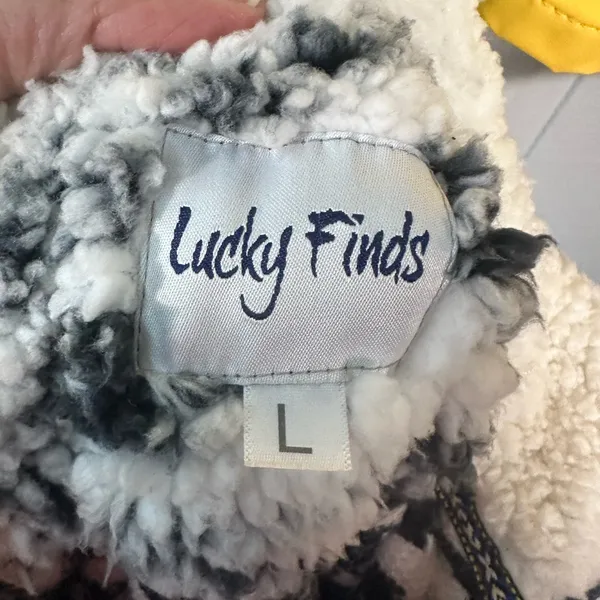 Lucky Find Black and White Sherpa Pullover Size Large EUC - Image 7
