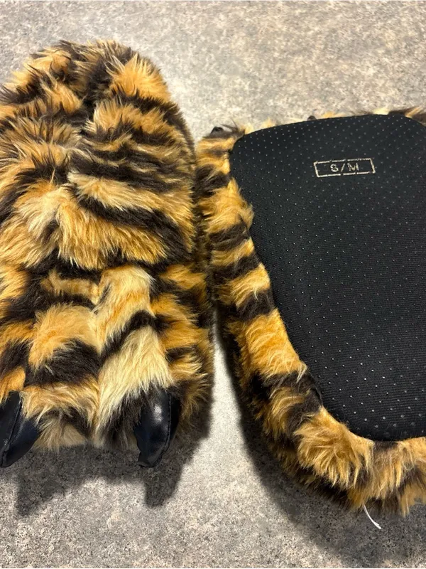 Plush Faux Fur Slip-On Slippers for Women/Unisex - Tiger Print Black & Brown S/M - Image 4