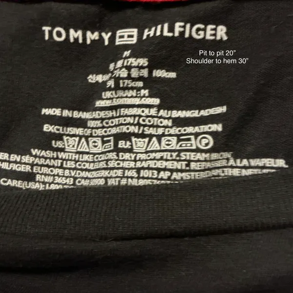 Men's Tommy Hilfiger Black Classic Fit Crew Neck Tee with Signature Flag Logo (Medium) - Image 2