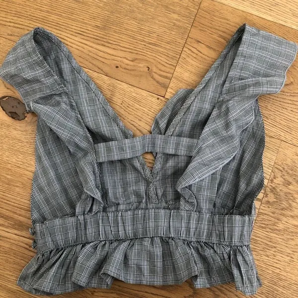 Lioness - Plaid Sleeveless Crop Top Ruffle Top S - Image 2