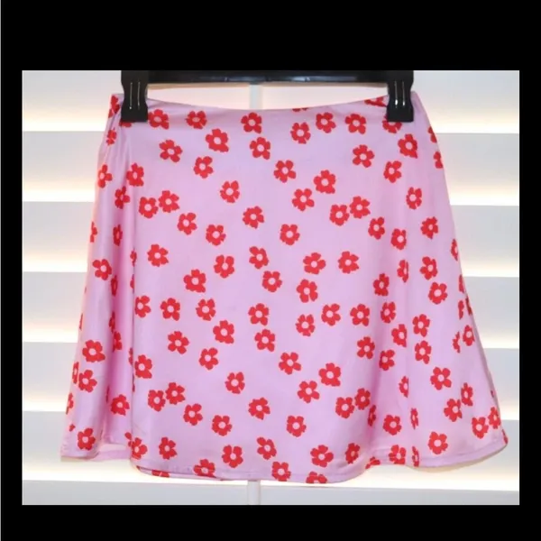 Princess Polly Polly Olton Mini Skirt Pink Red Floral Satin Size 4 - Image 2