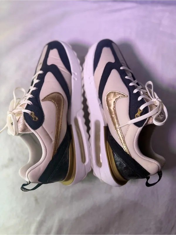 Nike Women's White Black Sneakers with Metallic Gold Swoosh - Image 8