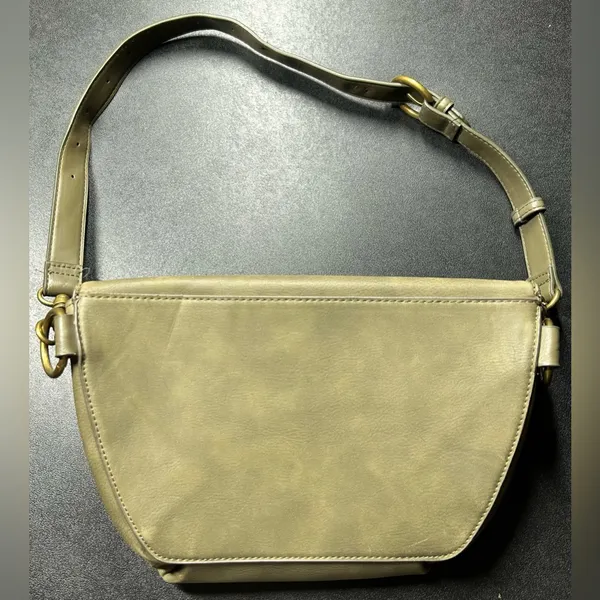Universal Thread Olive Crossbody / Belt Fanny Pack Brass Detail Travel Vacay Bag - Image 4