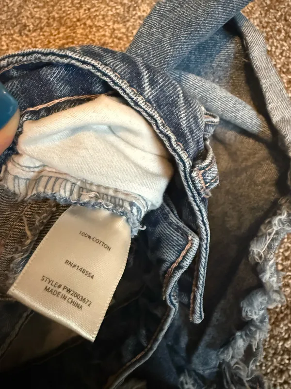 High-rise jean shorts in blue - Image 5