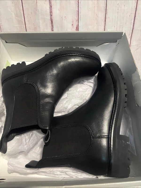 NIB Everlane The Lug Chelsea Boot - Image 6