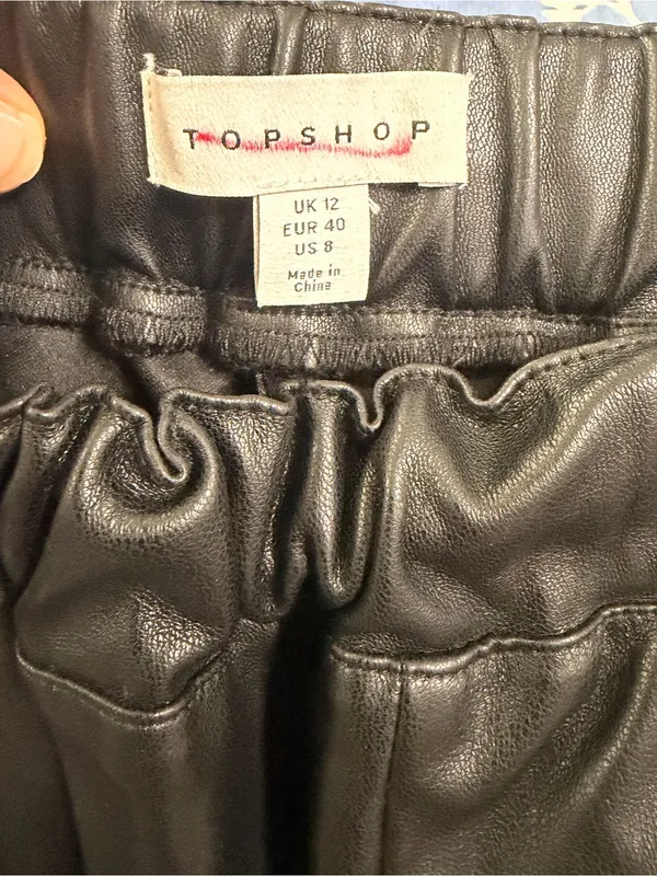 TopShop Women's Faux high rise Leather Black Elastic-Waist Shorts size 8 - Image 2
