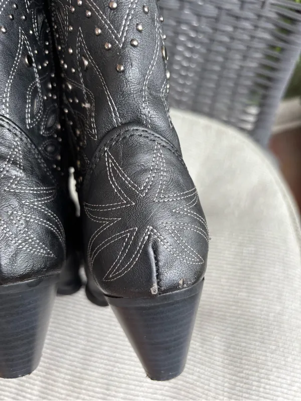 Cheyenne Women's Black Western Studded Heeled Boots Size 6.5 - Image 5