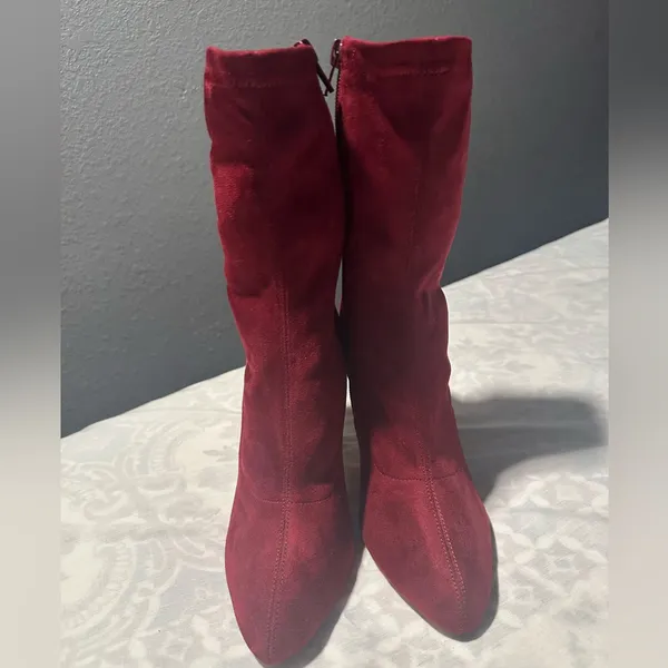 Chic burgendy Suede Heeled Boots Red Size 7.5 - Image 2