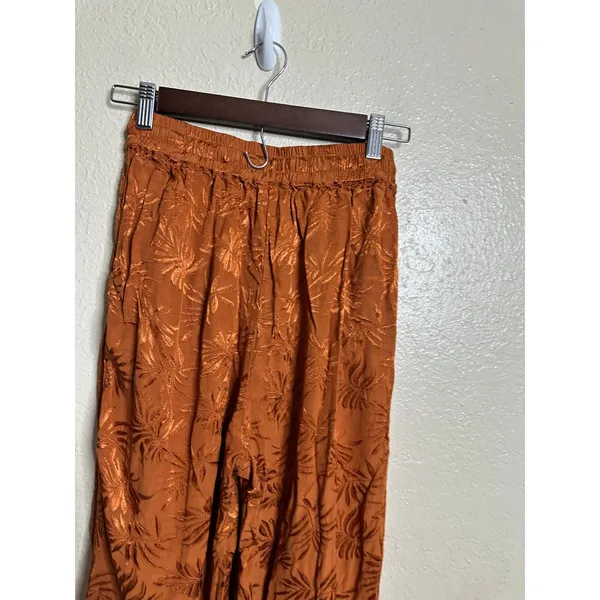 L*Space In Your Dreams Pajama Set size S in Amber Palm Jacquard Satin Lounge - Image 6