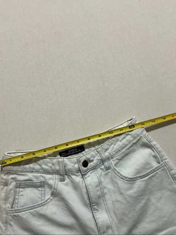 Zara Off-White High-Waist Rolled Denim Shorts light blue - Image 5