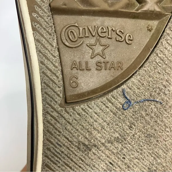 Converse sneakers with elastic back maroon‎ with silver size 6 - Image 7