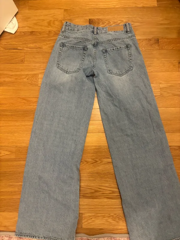 Light Wash Low-Waisted PacSun Jeans - Image 2