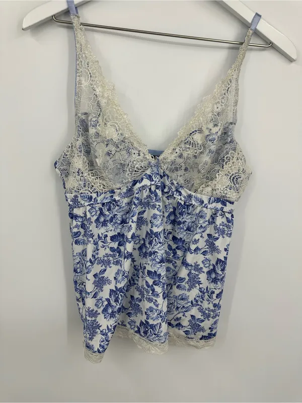 Laura Ashley Blue Floral Lace V Neck Camisole Top Size Large Fairy - Image 6