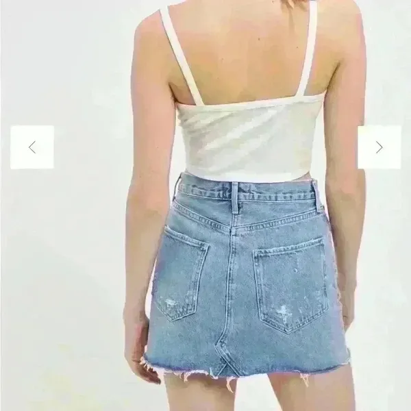 AGOLDE Quinn High Waisted Distressed Denim Mini Skirt size 29 - Image 4