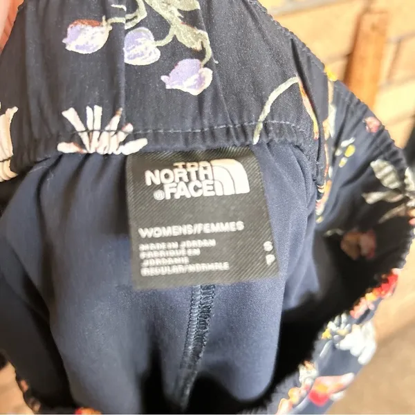 The North Face Floral Sprinted Athletic Nylon Blend Skort Size Small - Image 4