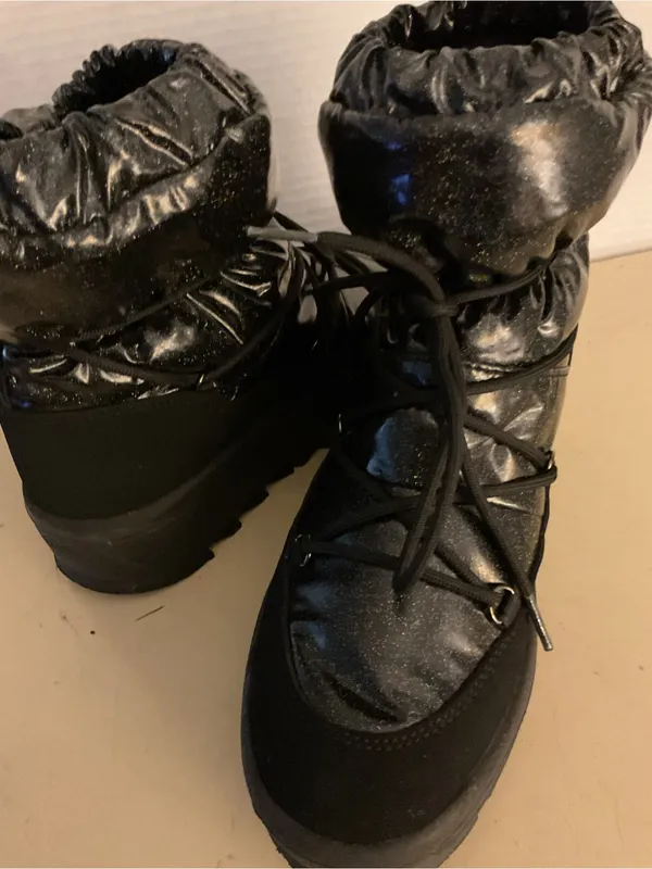 Pajar women black suede nylon puffy platform waterproof wedge boots US 7 - Image 3