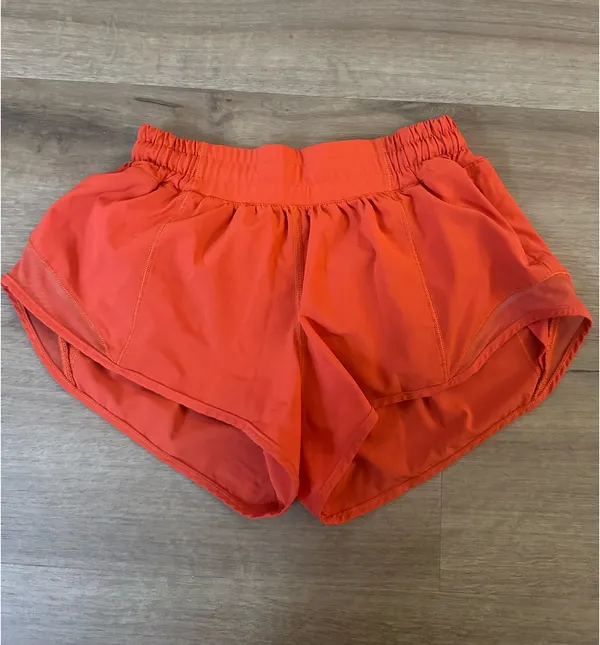 Lululemon Hotty Shorts 2.5" Low-Rise Lined - Image 2