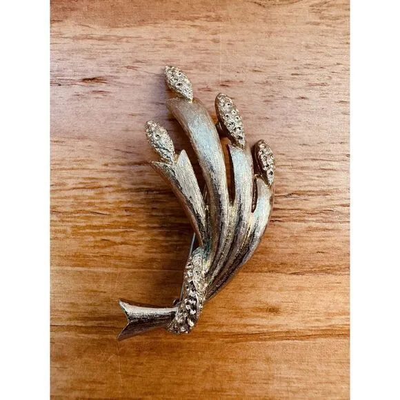 Vintage MONET Gold Tone Bundle Of‎ Wheat Grain Brooch Pin 2.5" - Image 6