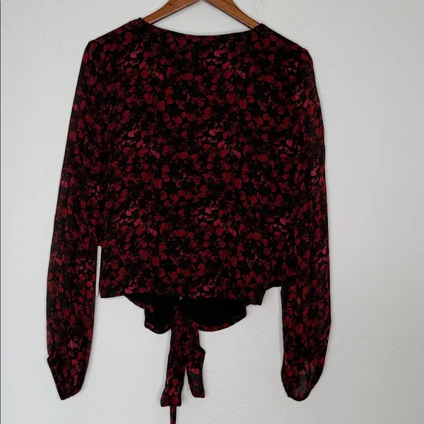 Saint + Sofia Red Black Floral Wrap‎ Tie Front Crop Top Balloon Sleeve NWT 10 - Image 3