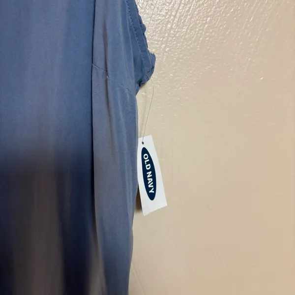 NWT‎ Old Navy Women's Ruffle Trim Cami Tank Top Blue Adjustable Straps Size XS - Image 3