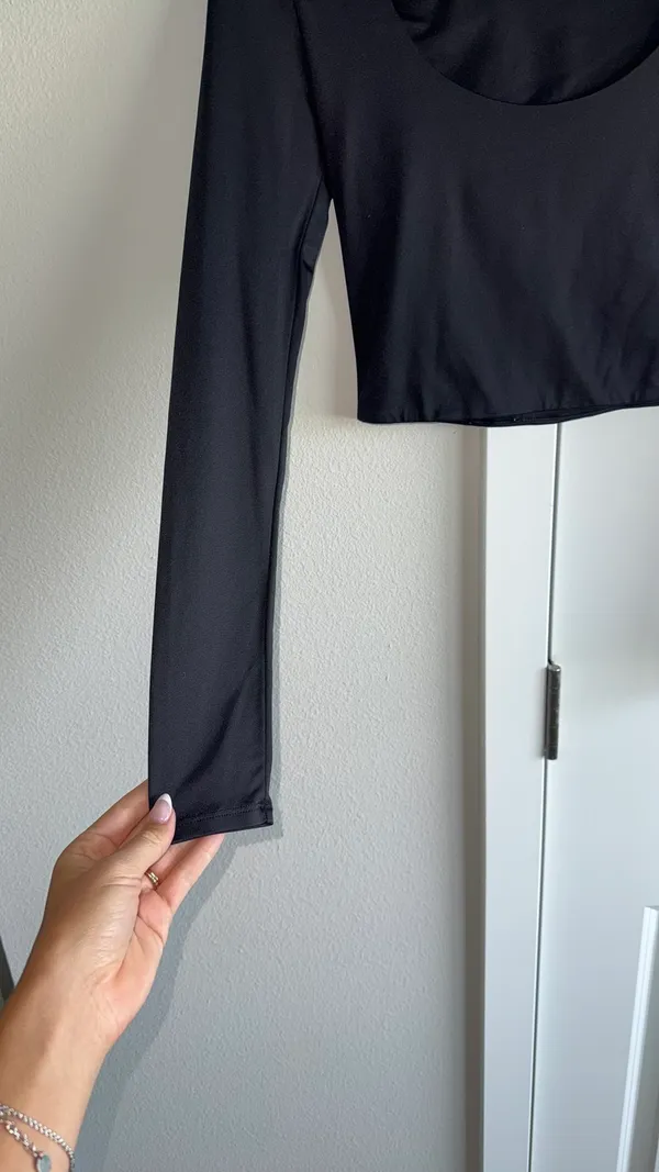 Forever 21 Black Crop Top Long Sleeve Shirt - Image 4
