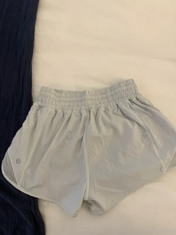 Lululemon Hotty Shorts 2.5" - Image 2