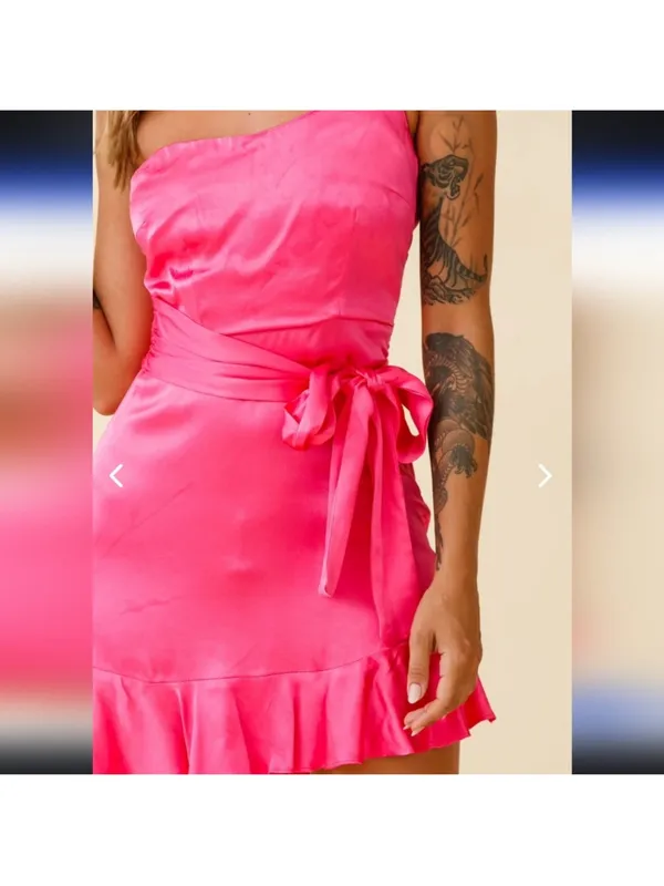 Nwt SELFIE LESLIE DONT WAIT UP ONE‎ SHOULDER WAIST TIE DRESS BARBIE HOT PINK - Image 4