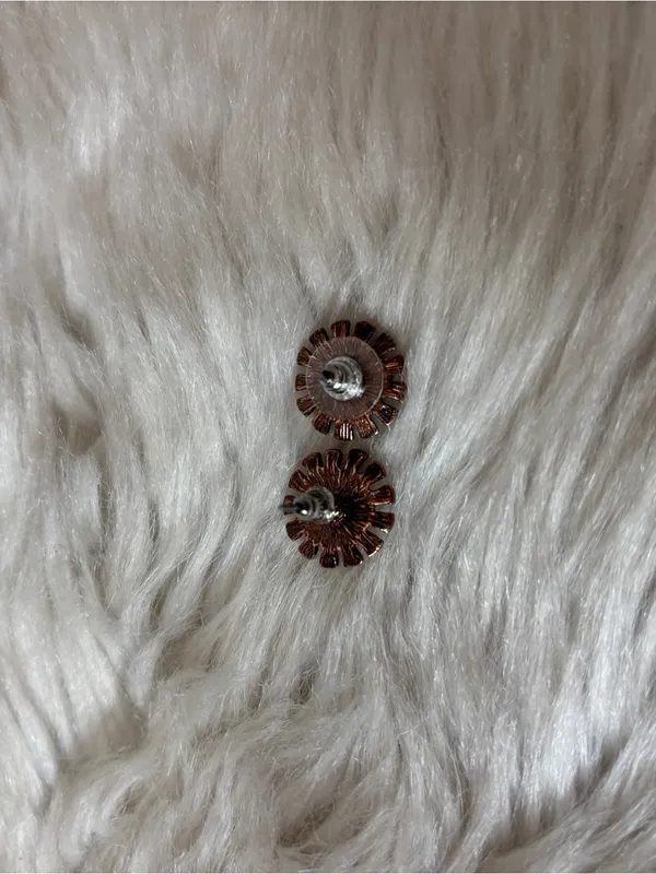 Boho Rustic Gold Tone Flower Rhinestone Stud Earrings - Image 3