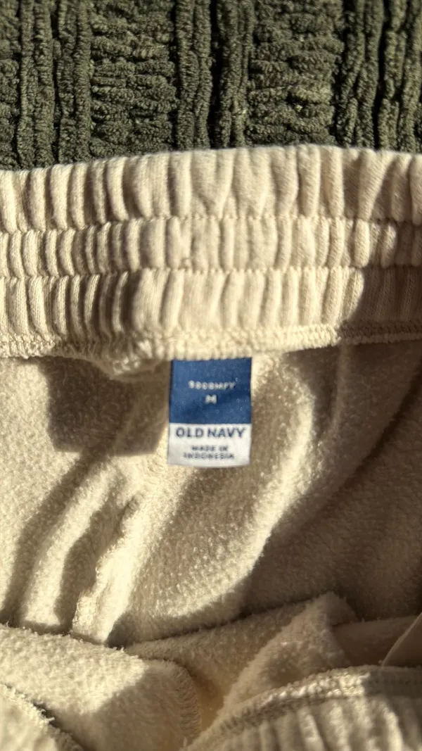 Old Navy Wide-Leg Sweatpants - Image 3